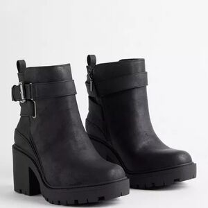 Strappy Buckle Bootie (WW)